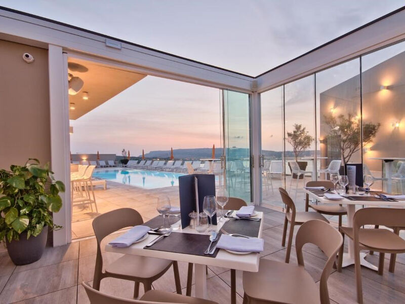Studia Luna Holiday Complex