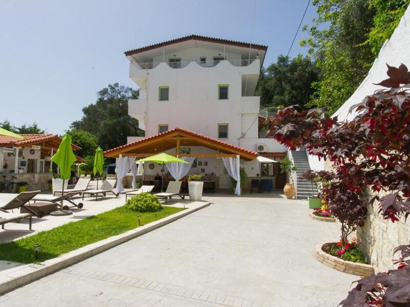 Studia a apartmány Maris (ex Lenaki)