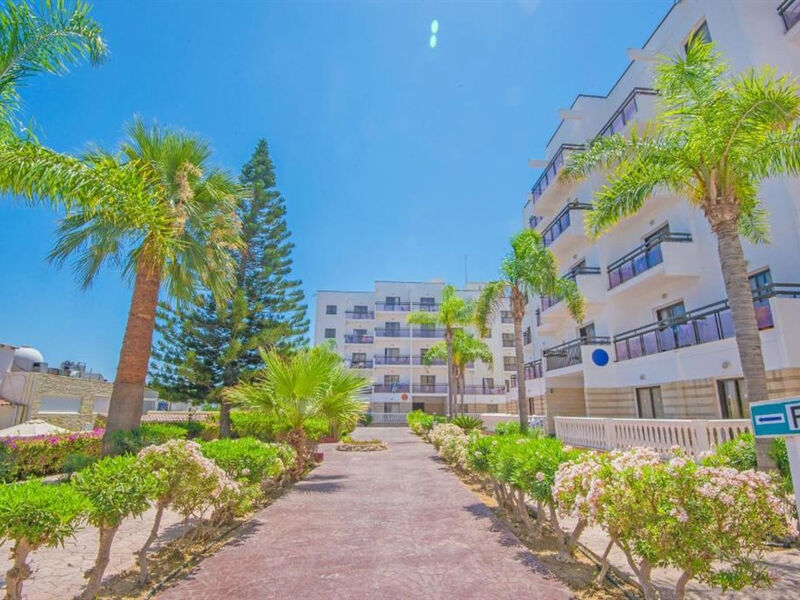 Marlita Beach Hotel Apartments