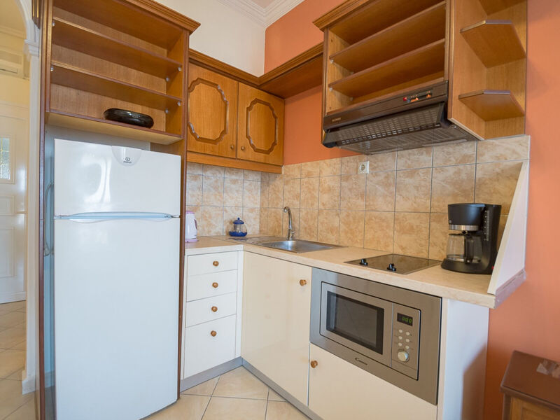 Mazis Apartments