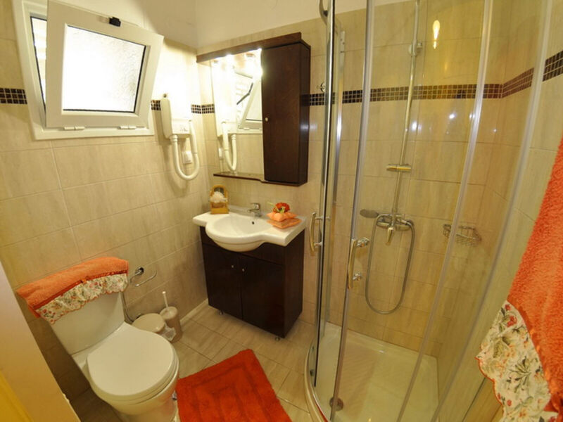 Mazis Apartments