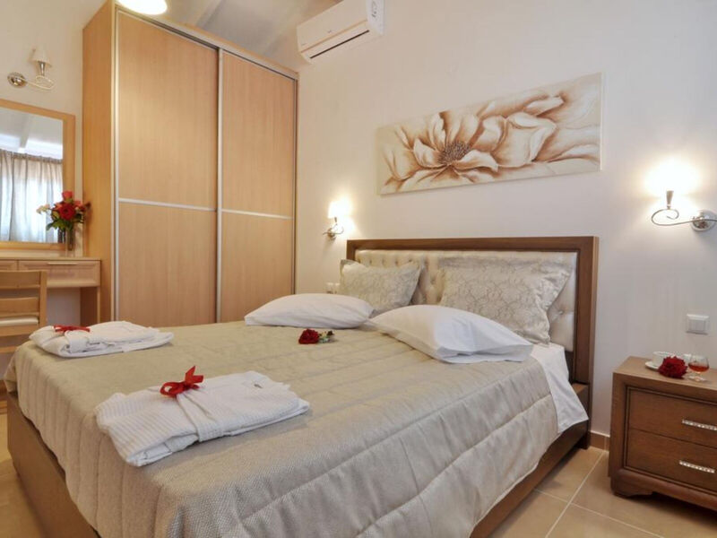 Mazis Apartments