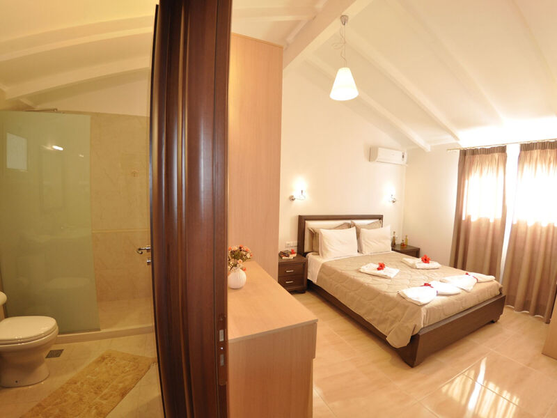 Mazis Apartments