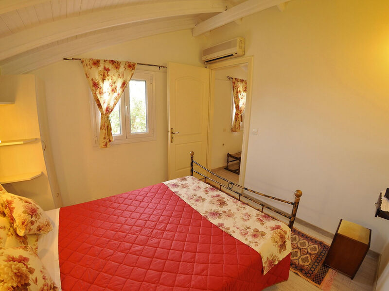 Mazis Apartments