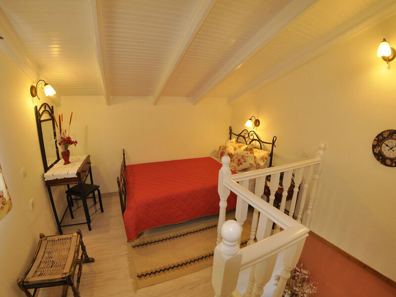 Mazis Apartments