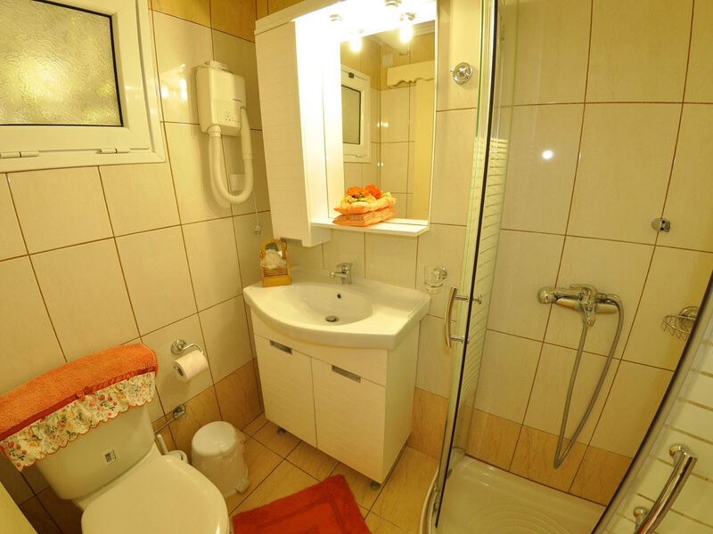 Mazis Apartments