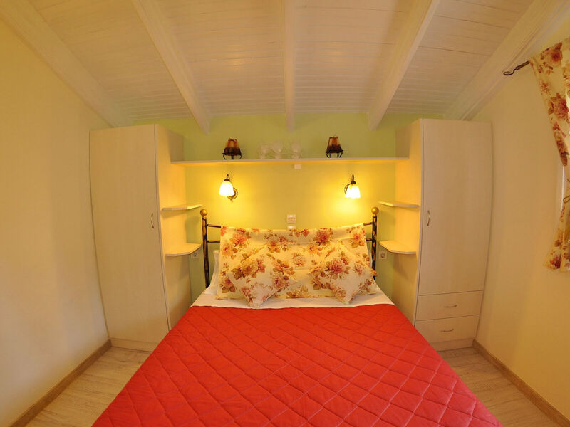 Mazis Apartments