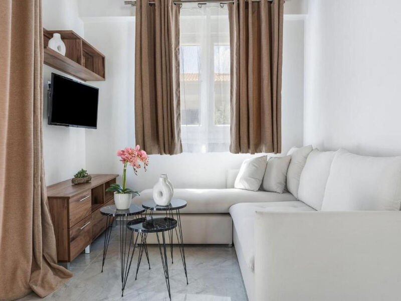 Miralis Apartments
