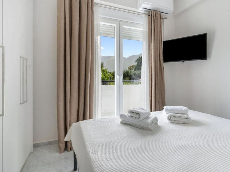 Miralis Apartments