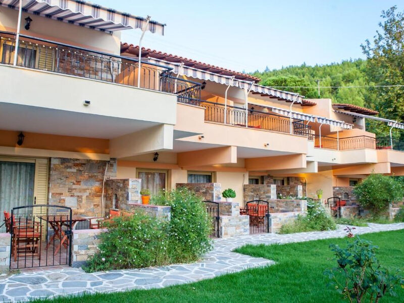 Studia a apartmány Nefeli