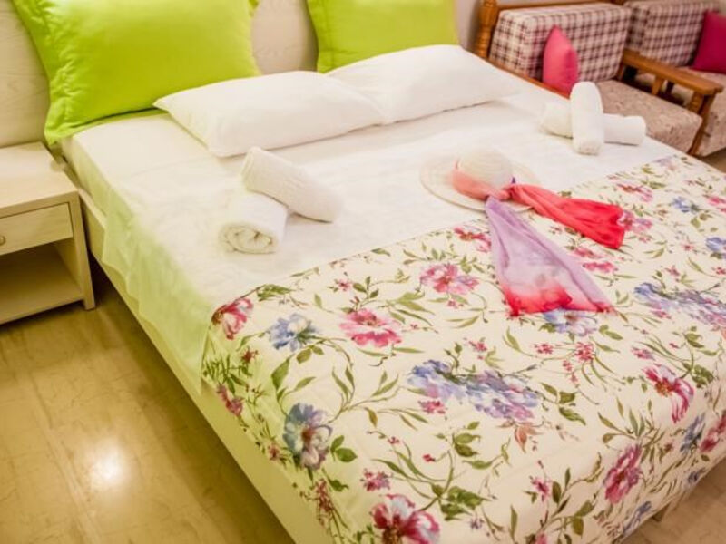 Studia a apartmány Nefeli