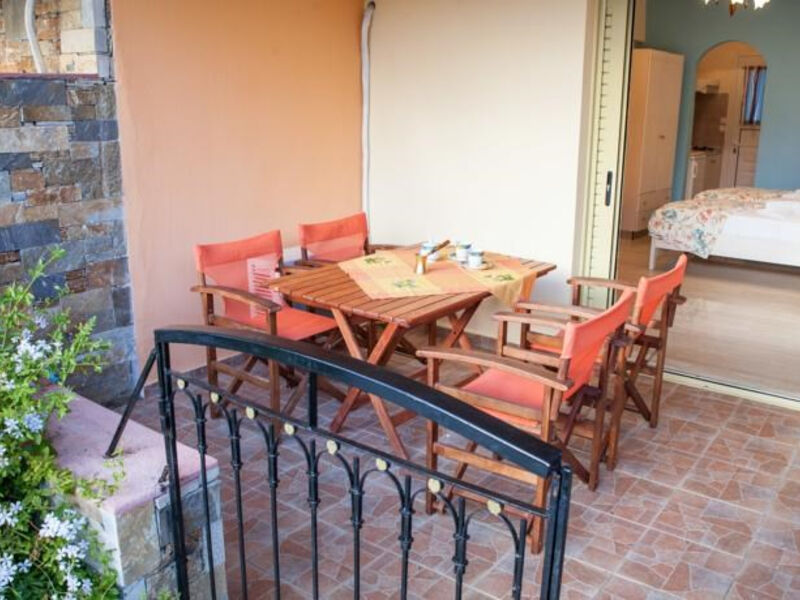 Studia a apartmány Nefeli