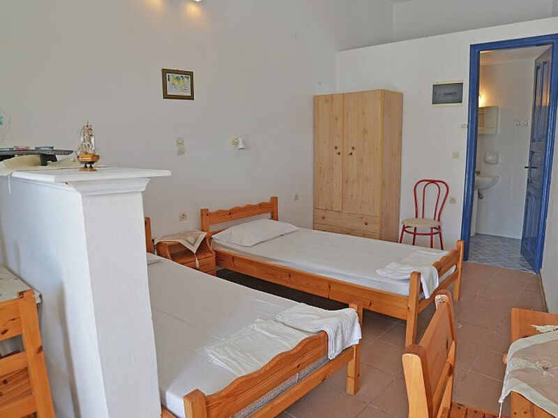 Nikos Apartments