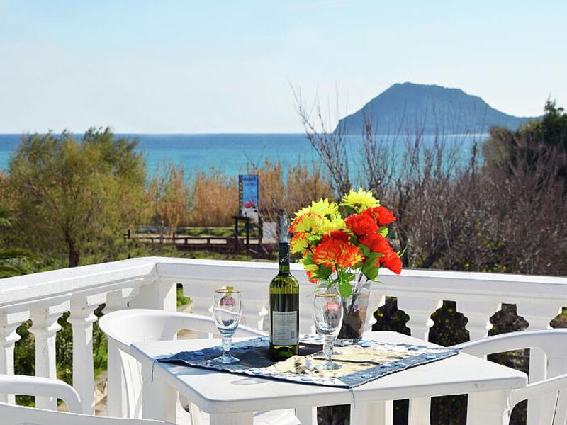 Nikos Apartments