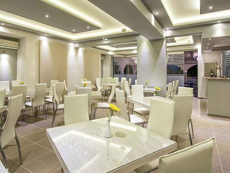 Nikos Apartments