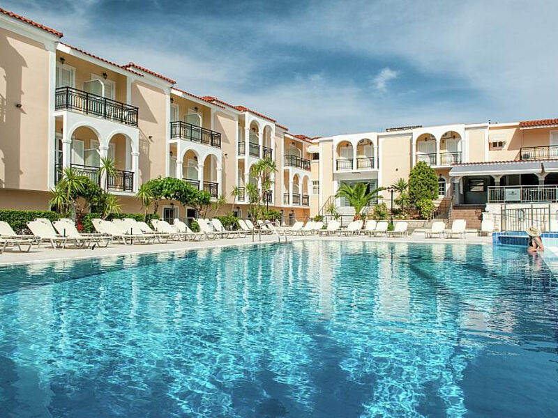Nikos Apartments