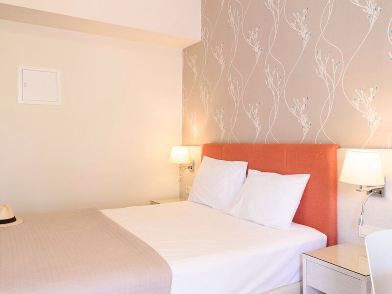 Poseidon Studios & Apartments