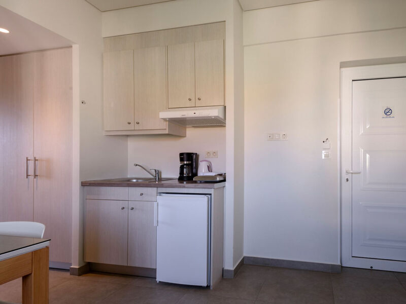 Poseidon Studios & Apartments