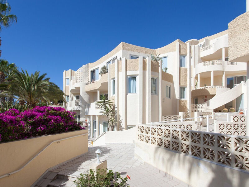 R2 Maryvent Beach Apartment