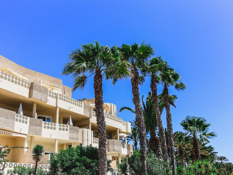 R2 Maryvent Beach Apartment