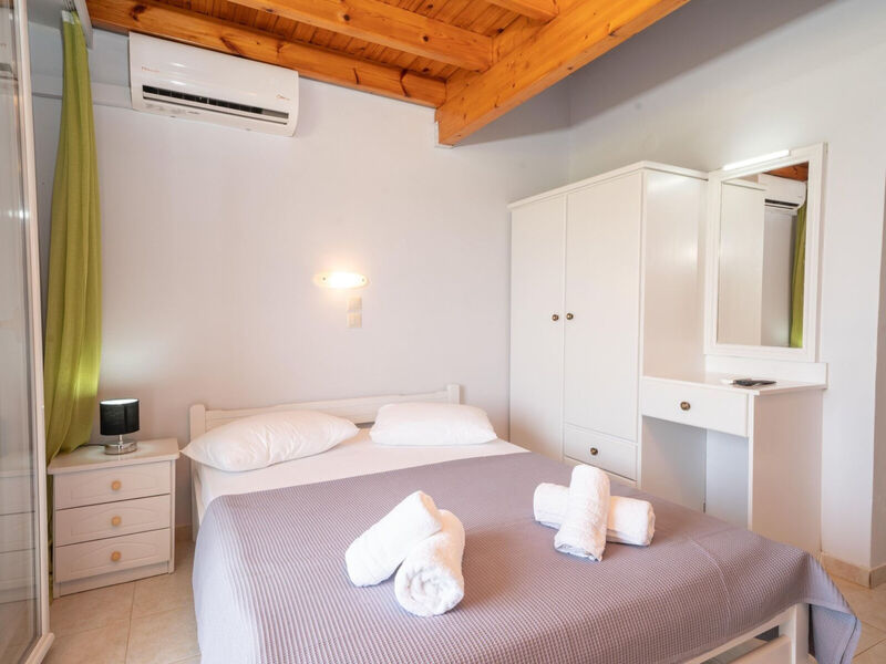 Xi Village Rooms & Apartments