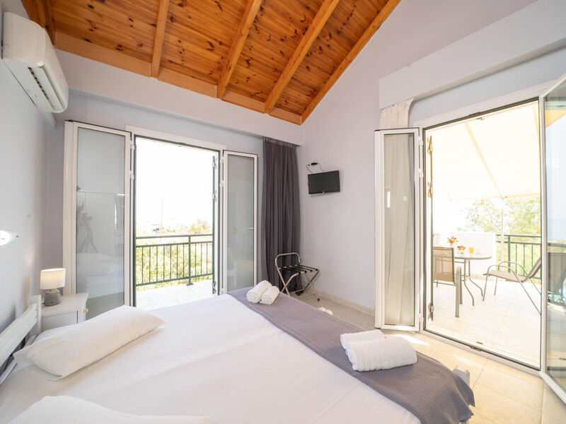 Xi Village Rooms & Apartments