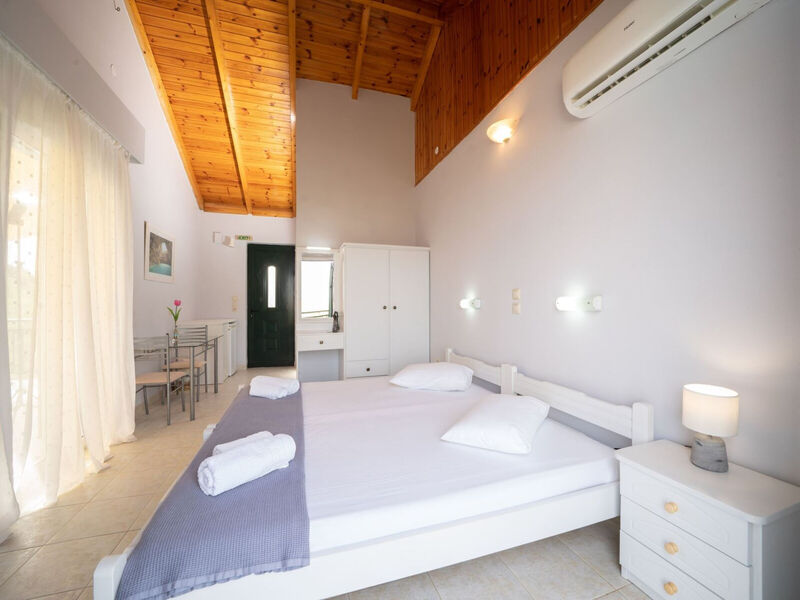Xi Village Rooms & Apartments