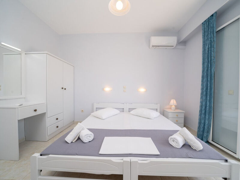 Xi Village Rooms & Apartments