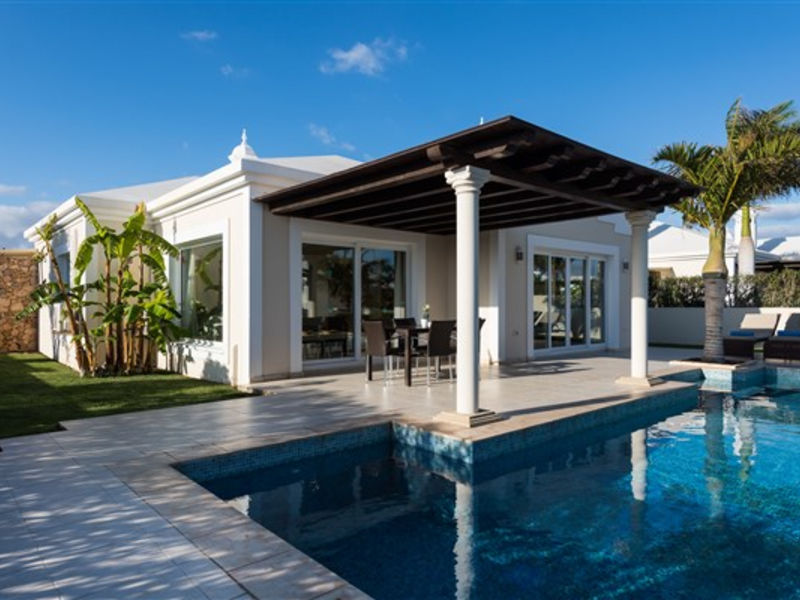 Alondras Villas & Suites