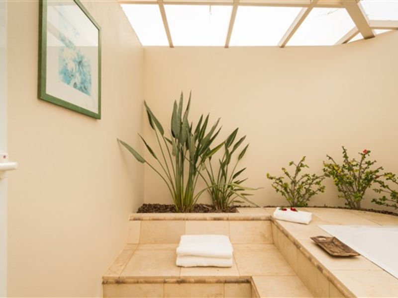 Alondras Villas & Suites