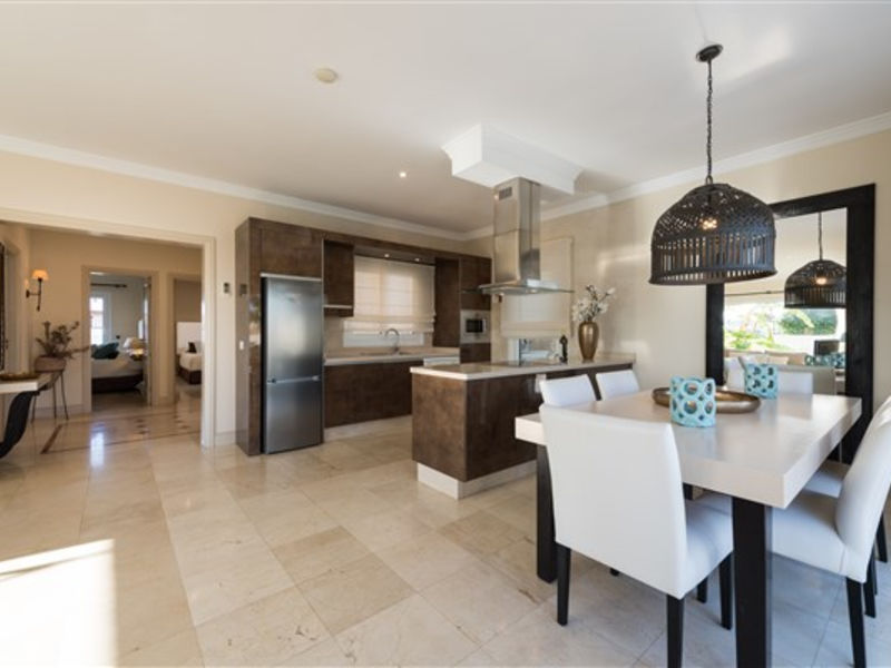 Alondras Villas & Suites