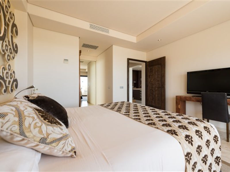 Alondras Villas & Suites
