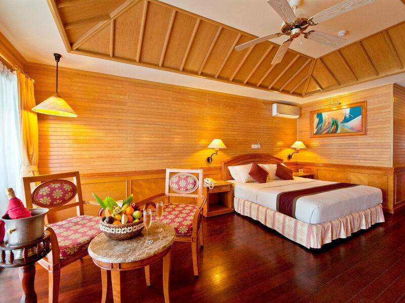 Royal Island Resort & Spa