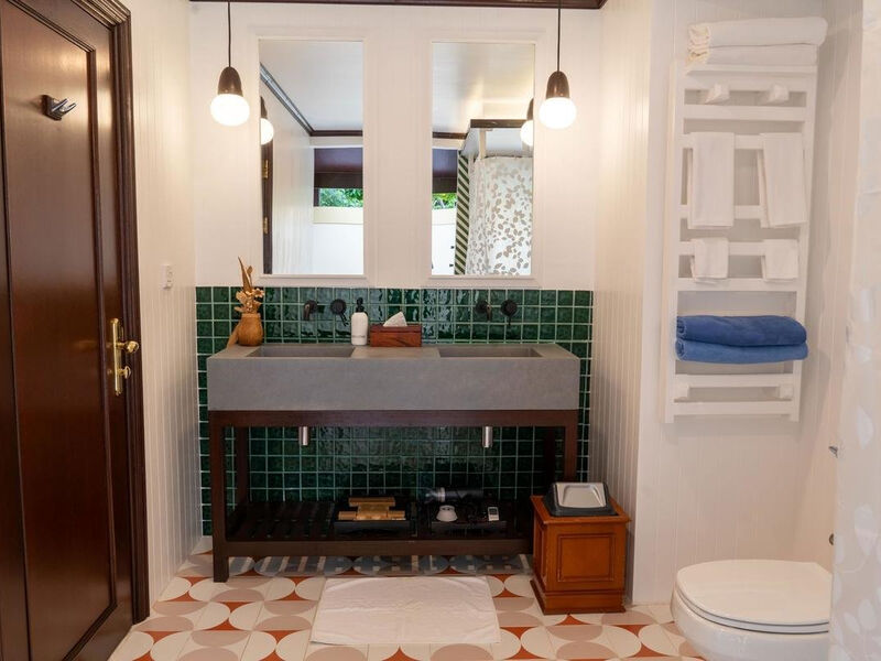 Royal Island Resort & Spa