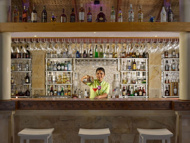 Royal Island Resort & Spa