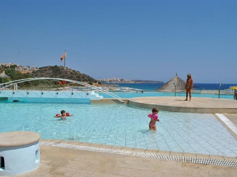 Vily Almiros Beach